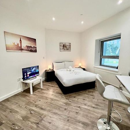 Alarabi Apartments-Studio Flat 크로이던 외부 사진